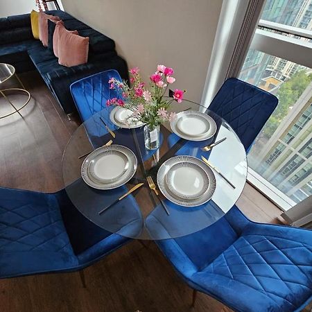 2 Bed Luxurious Apartments Canary Wharf 런던 외부 사진