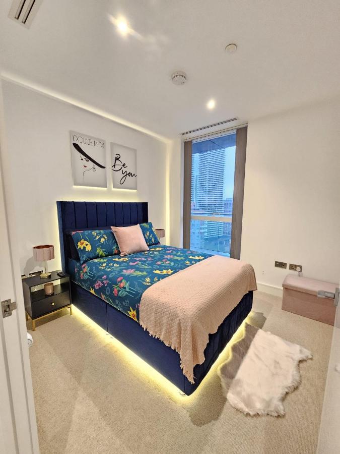 2 Bed Luxurious Apartments Canary Wharf 런던 외부 사진