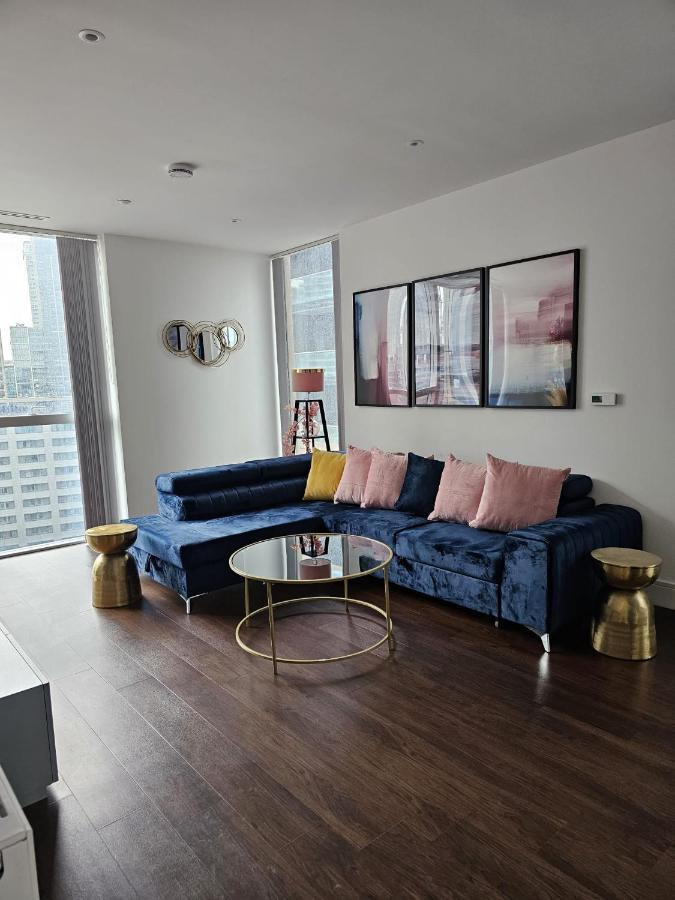 2 Bed Luxurious Apartments Canary Wharf 런던 외부 사진