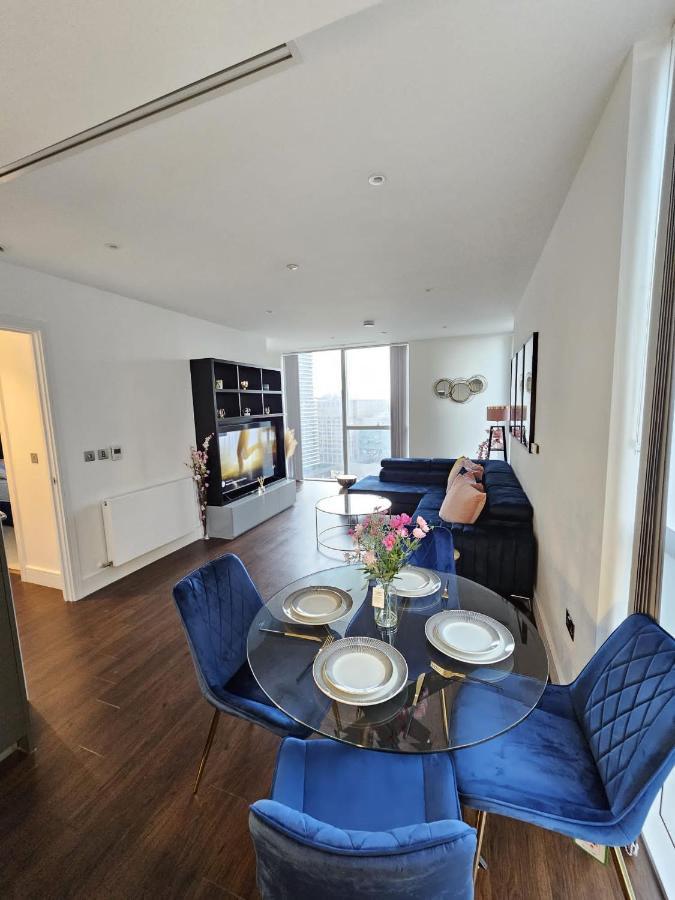 2 Bed Luxurious Apartments Canary Wharf 런던 외부 사진